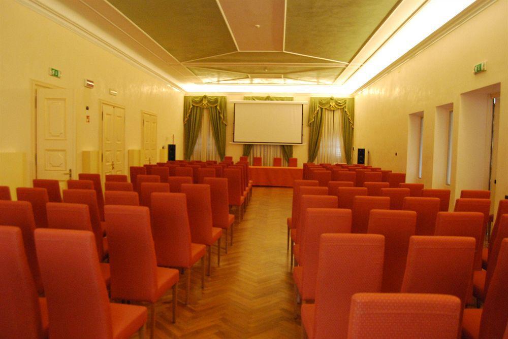 Grand Hotel Entourage - Palazzo Strassoldo Gorizia Negócio foto